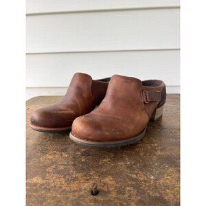Merrell Womens Brown Leather Slip-On Clogs With Block Heel & Rubber Sole Size 8